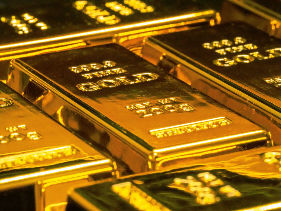 積み重ねられた金のインゴット